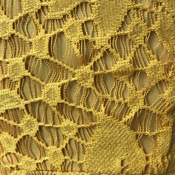 Yellow lace open back dress worn once - Picture 9 of 11